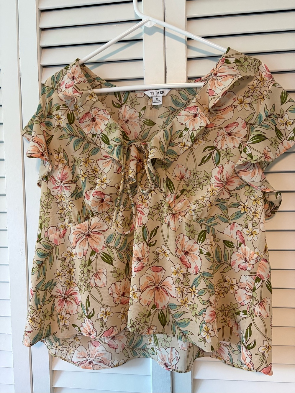 77 Park Beige Floral Tie-Front Flutter Sleeve Blouse